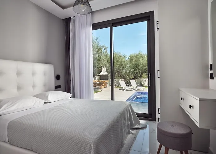 Kapodistria Luxury - Serene Escape In A Scenic, Secluded Location, By Zantewize *