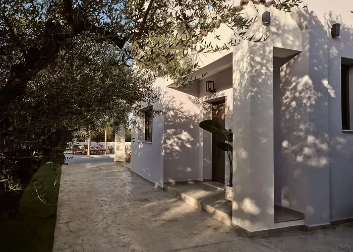Kapodistria Luxury - Serene Escape In A Scenic, Secluded Location, By Zantewize Plános