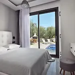 Kapodistria Luxury Villas - 3-Bedroom Villas With Private Pool, By Zantewize *